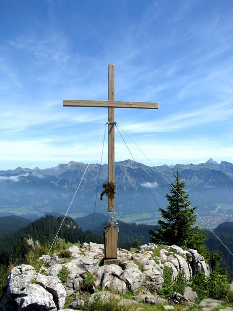 Gipfelkreuz am Besler
